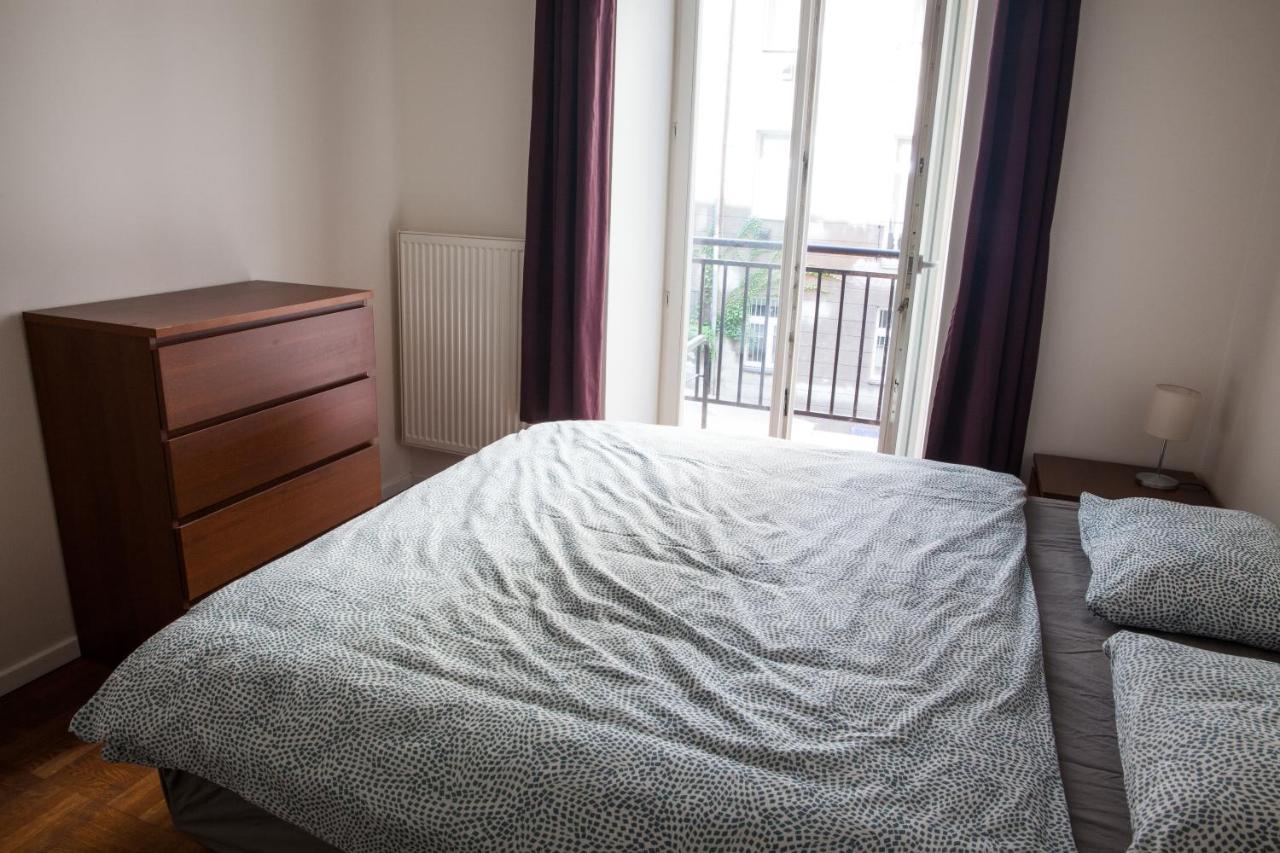 2B Pechackova Family Apartment With Balcony By The River Praga Esterno foto
