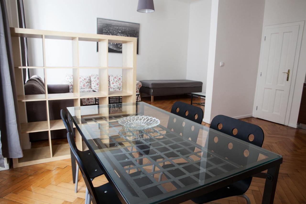 2B Pechackova Family Apartment With Balcony By The River Praga Esterno foto
